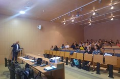 dr inż. Grzegorz Straż podczas wykładu na Maderze.